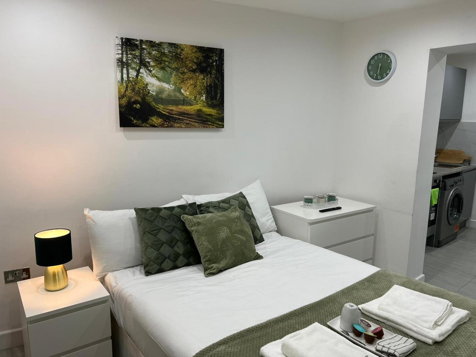 Central Harrow Cozy Apartment With Free Parking Harrow on the Hill Camera foto